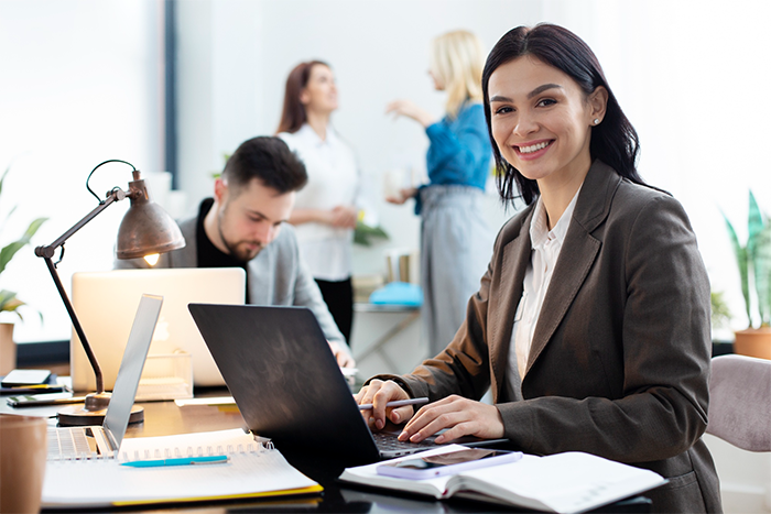 medical staffing contracts